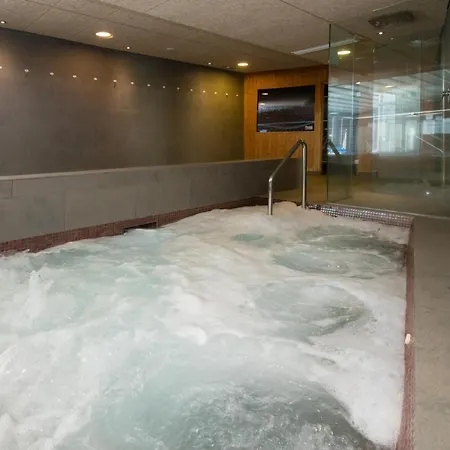Thalasso Cantabrico Sirenas 4 Superior 酒店 4*