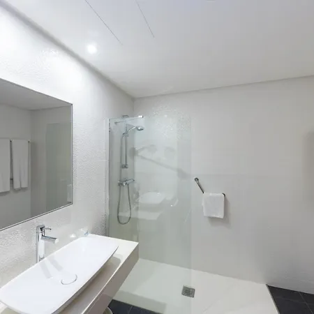 Thalasso Cantabrico Sirenas 4 Superior 酒店 4*