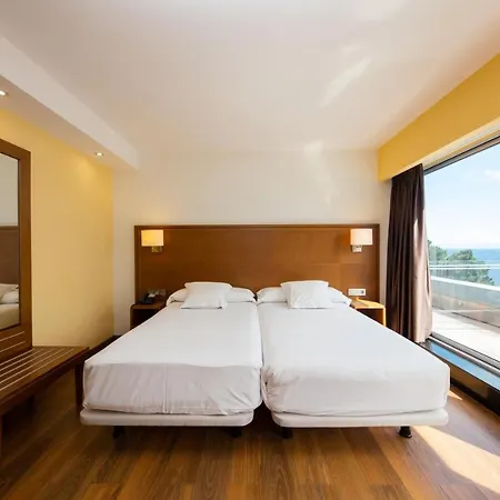 Hotel Thalasso Cantabrico Sirenas 4 Superior 4*