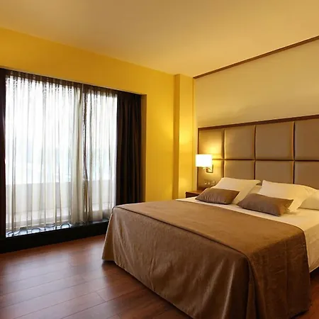 Thalasso Cantabrico Sirenas 4 Superior 酒店 比韦罗