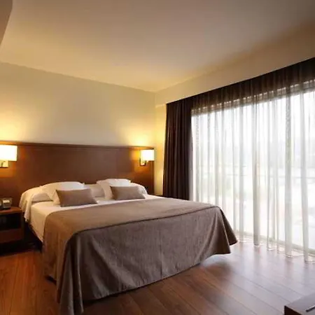 Thalasso Cantabrico Sirenas 4 Superior 酒店 比韦罗