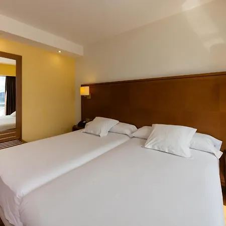 Thalasso Cantabrico Sirenas 4 Superior 酒店 比韦罗