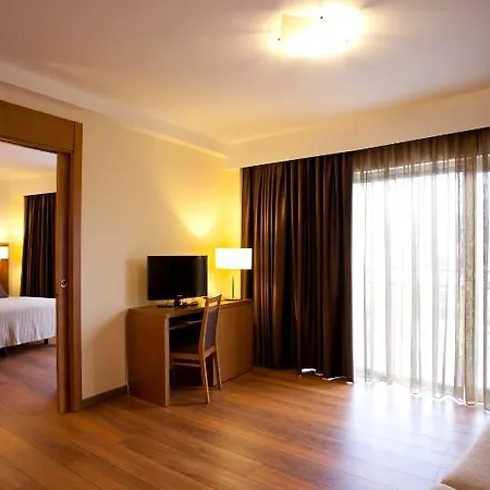 Thalasso Cantabrico Sirenas 4 Superior 酒店 比韦罗