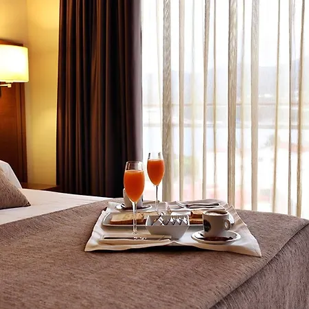 Thalasso Cantabrico Sirenas 4 Superior 酒店 4*