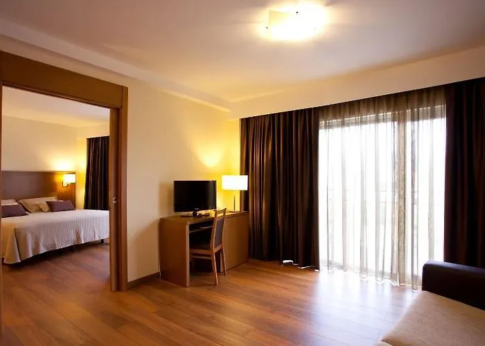 Thalasso Cantabrico Sirenas 4 Superior 酒店 比韦罗